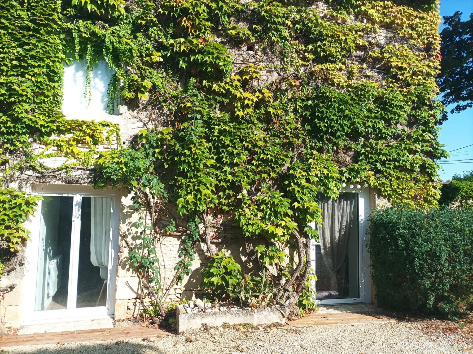 Gite De Charme - 3 Chambres, 5 Lits - De 4 A 7 Personnes Avanton Exterior photo